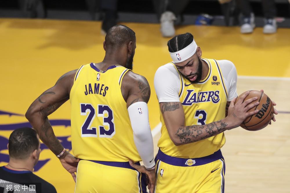 表现抢眼 表现抢眼